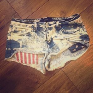Forever 21 American flag jean shorts! Size 25
